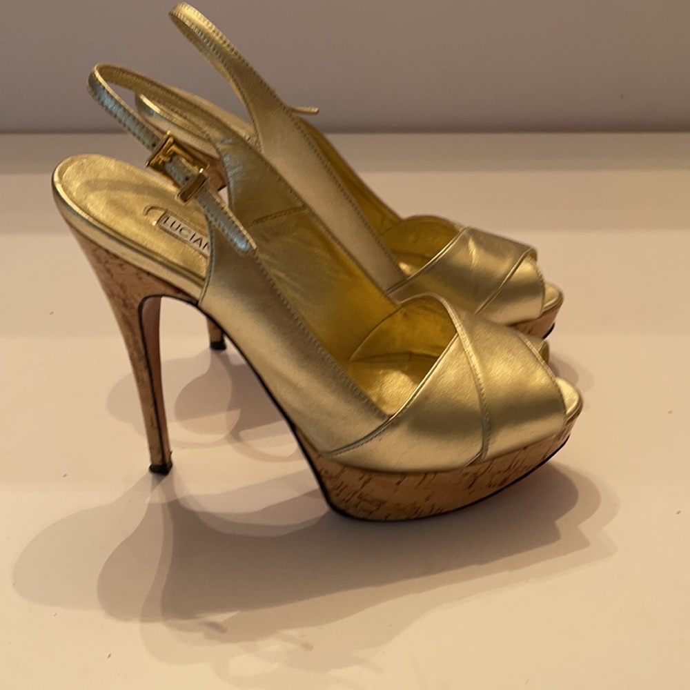Heels - Picture 4 of 6